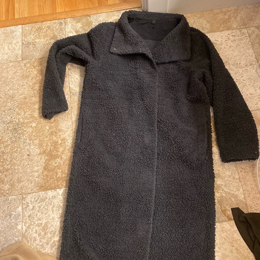 Lululemon black long  fleece coat. Size 6